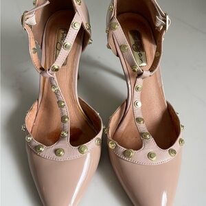 Halogen Nude Studded pumps